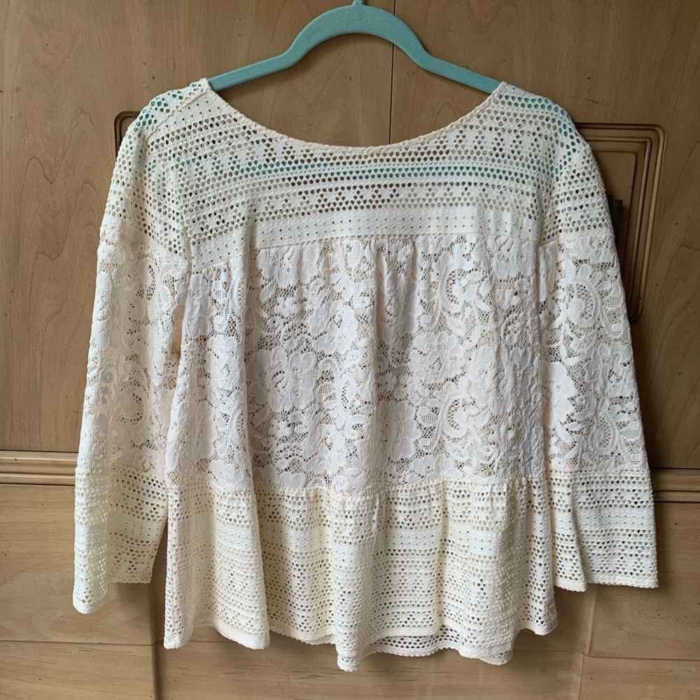 CREAM LS CUTOUT TOP